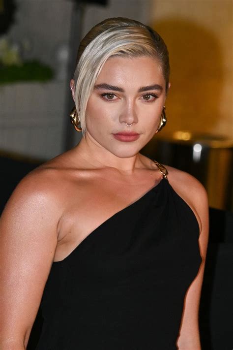 Florence Pugh Nude Pics, Sex Scenes Compilation & Topless Porn